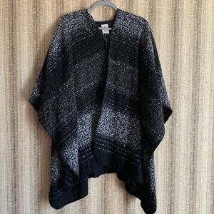 Woolrich One Size Poncho Grey and Black Womens Clothing Sweater Pullover